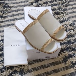 9.5 Vince Leather Padmore SandalIn Off White
